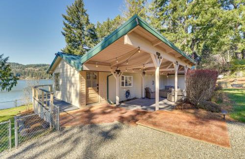 Olympia House | Waterfront Washington Getaway w/Hot Tub & Deck!