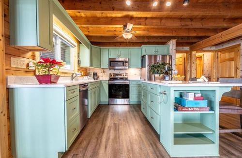 Dandridge Cabin | Water’s Edge – Best Lake Views! 3BR Cabin w/Dock & Game Room