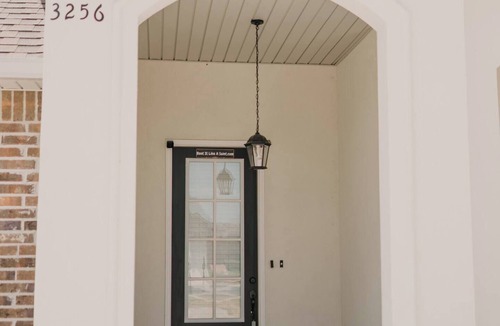 Lake Charles House | Welcome Contractor Stays at Rosehill Retreat