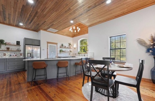 Perkinston House | Welcome to Silver Run Resort. Beautiful 3 bedroom home on 50 acres in Perkinston
