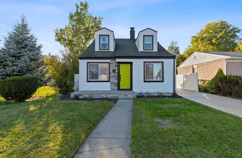 Oak Park House | Welcome! To The Dark Retreat and get ready for a quiet and cozy stay.
