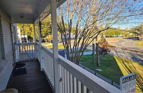 Washington Square Apartment | Welcome Travelers: the parade route, downtown Mobile, and BFM are all right here