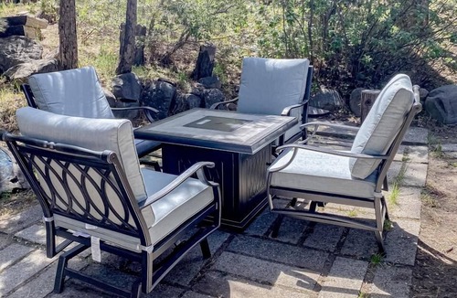 Kings Beach Ski Chalet | Welcoming hotel with lakeview, golf, skiing, WiFi, & Netflix