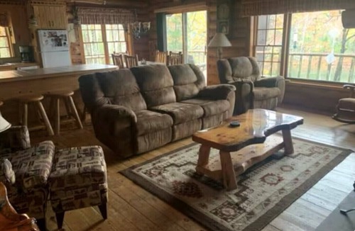 Drummond Cabin | Welcoming Log Cabin on Pristine Lake Owen Surrounded by National Forest