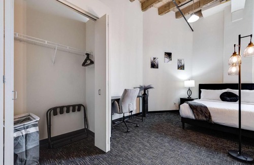 West Loop Apartment | West Loop - City Views With In & Out Parking 6