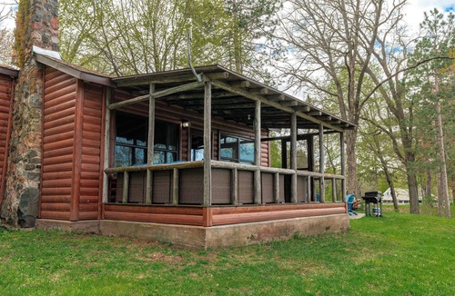 St Croix Falls Cabin | Where Comfort Meets Adventure — In Every Season!