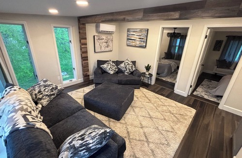 Independence Cabin | Where time slows down, and the river whispers its secrets!