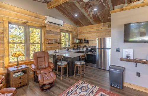 De Soto Cabin | Whispering Winds Sleep 2 Hot Tub, Whispering Winds Sleeps 2 Hot Tub