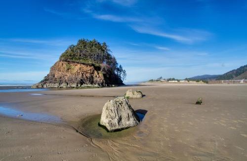 Neskowin House | White Wing