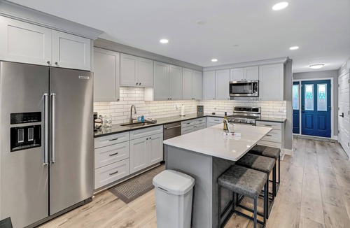 Whitmore Lake House | Whitmore Bay: Bloom & Relax – Beat the Heat – Lakefront Bliss Awaits!