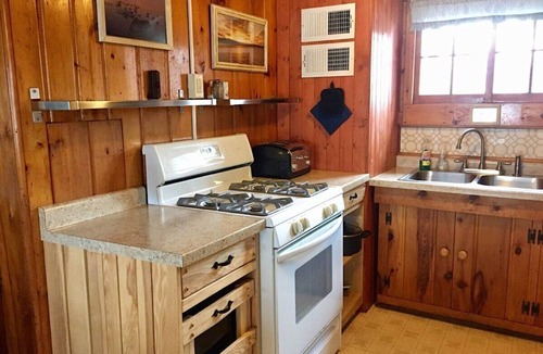 Park Falls Cabin | Wild Goose Resort - Canadian