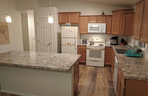 Crescent House | Wild Woods - Cascades Riverside Retreat