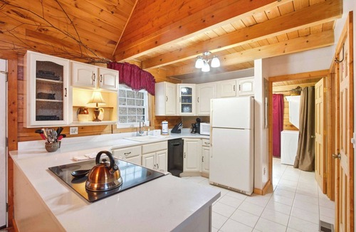 Tazewell Cabin | Wildcat Retreat, Cozy Norris Lake Cabin Getaway