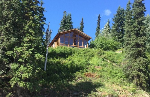 Fairbanks House | Wilderness and Aurora views yet close to town
