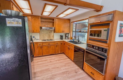 Packwood Cabin | Wilderness Edge | Hot Tub, Wifi, Fireplace