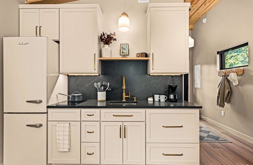 North Shore Cabin | Wildernest Cabins · Cabin 4