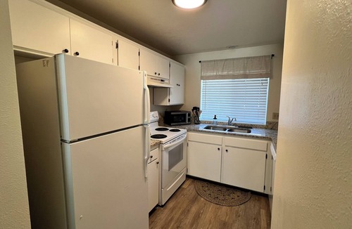 Monmouth Apartment | Willamette Valley Hub