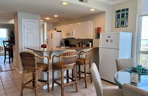 Navarre Beach Condo | Wilson's Beach Dream: Gulf Front 5 Star 3BR 3Bath with Beach Service