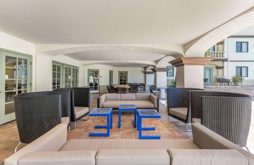 Surprise Original Townsite Hotel | Windmill Suites Surprise - Phoenix, an Ascend Collection Hotel
