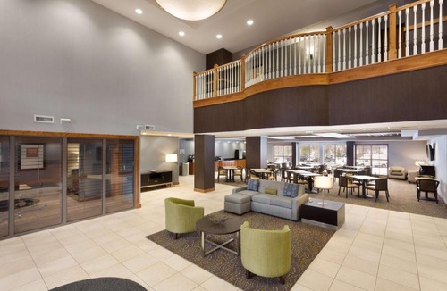 Sylvania Hotel | Wingate by Wyndham Sylvania-Toledo