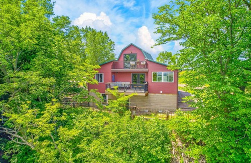 Burbank House | Winging It Cliff Camp | Next to Ponca State Park