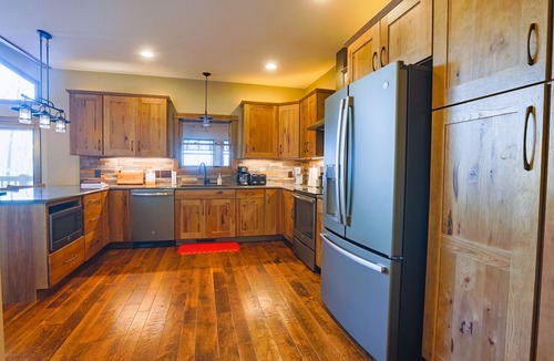 Presque Isle Cabin | WinMan Paradise! ON Water! Finished BSMT!
