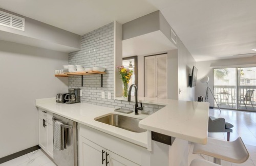 Indian Bayou Apartment | Winter Getaway: Destin Condo by Golf & Dining