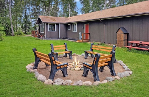 Sayner Cabin | Wolf Point Cabin | Lake Access, AC, Fire Pit, Fireplace, Deck