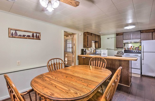 Baldwin Cabin | Wolfs River Retreat w/Yard & River Access!