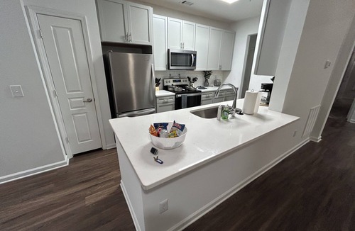Alpharetta Apartment | Wonderful 2-Bedroom 2-Bath apartment with Attached Garage in Alpharetta