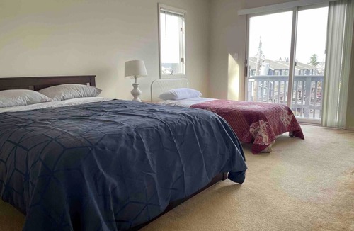 Highlands House | Wonderful home next to shore, parks, NYC ferry!