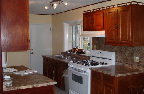 Cheboygan Cottage | Wonderful Lake Huron Family Cottage - Convenient Location - Great Internet