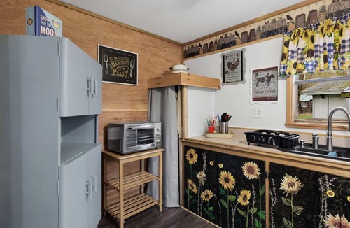 Points Ski Chalet | Wood Stove, Fire Pit, Kayaks - 2 Min Walk to River