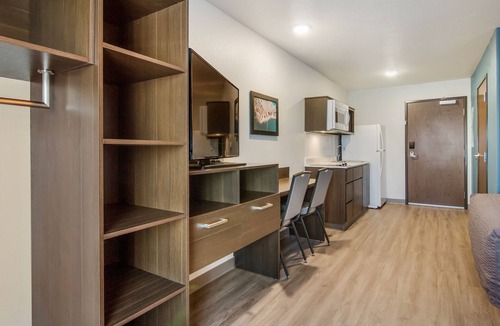 Sterling Heights Hotel | Woodspring Suites Detroit Sterling Heights