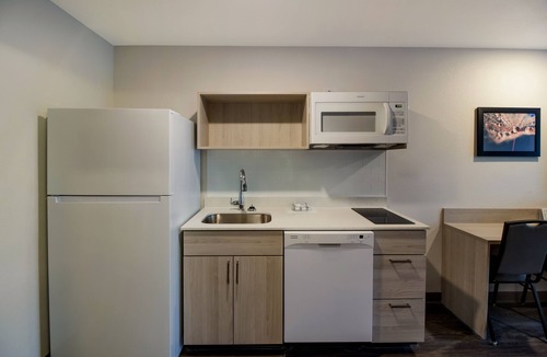Sterling Heights Hotel | Woodspring Suites Detroit Sterling Heights