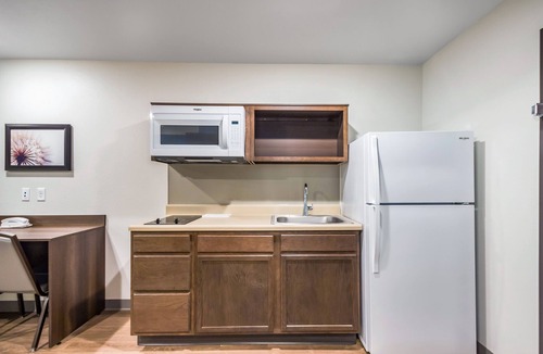 Elgin Hotel | WoodSpring Suites Elgin - Chicago