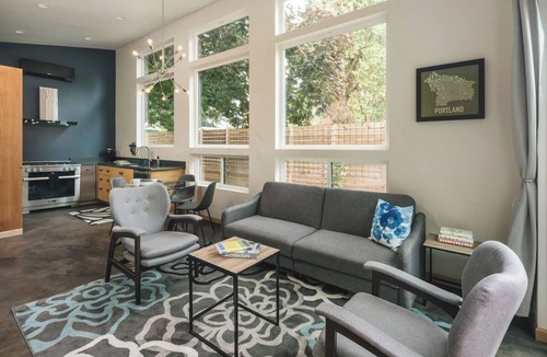 Brentwood-Darlington House | Woodstock Net Zero Chef Kitchen Firepit Pet-OK