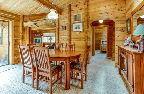 Sisters Cabin | Woodsy Home w/Private Hot Tub & Treehouse - Near Pool