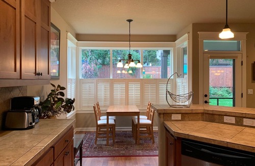 Cedar Hills House | Work or Play 5B retreat.Great Location near Nike, 15mins to downtown