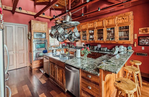 Woodland Heights House | World Cup Exclusive Private Estate, Luxury Houston Stay