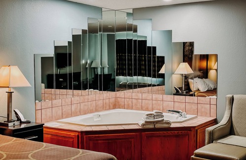 Morris Hotel | Wrangler Hotel