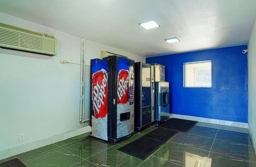 Marshall Hotel | Xpress Inn & Extended Stays