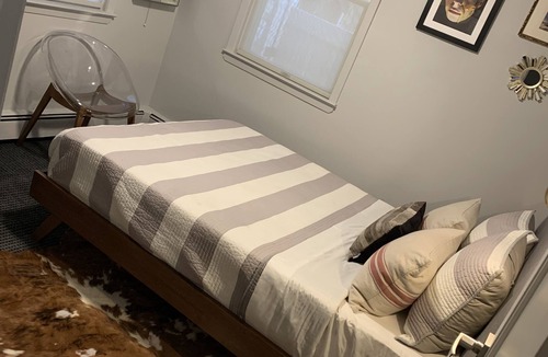Long Beach House | Year round beach rental / few feet to the sand