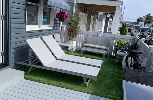Long Beach House | Year round beach rental / few feet to the sand