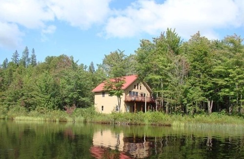 Knight Cabin | Year Round Vacation Lake Cabin Rental