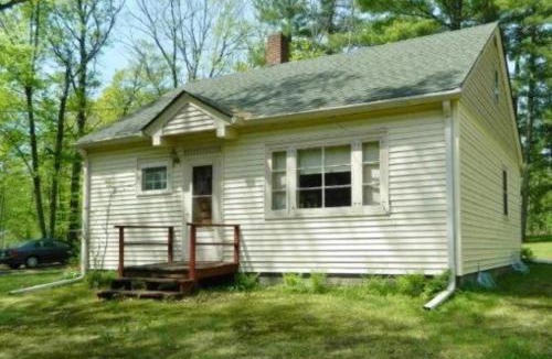 Yellow Lake House | Yellow Barn House