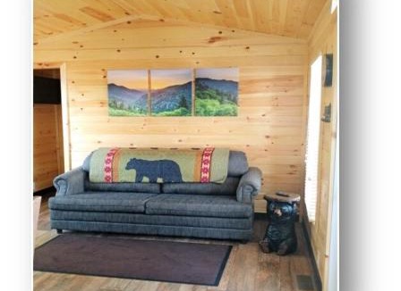 Howell House | Yellowstone Chalet Cottage