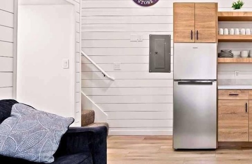 Hurricane Cabin | Yogi Bear Glamping Cabin 2 Bedroom/ Full Bath Sky Deck - Over 800 sq. ft. - 2 Bedroom/2 Bath with Skydeck and kid's loft area