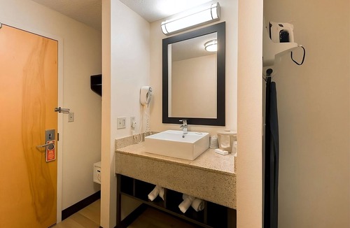East Garden City House | You found it! Close to it All! Pets Allowed, Close to Roosevelt Field Mall!