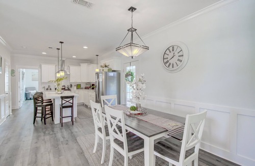 Long Beach House | YOUR BEACH RETREAT! Walk to Beach, Downtown, Restaurants and More!